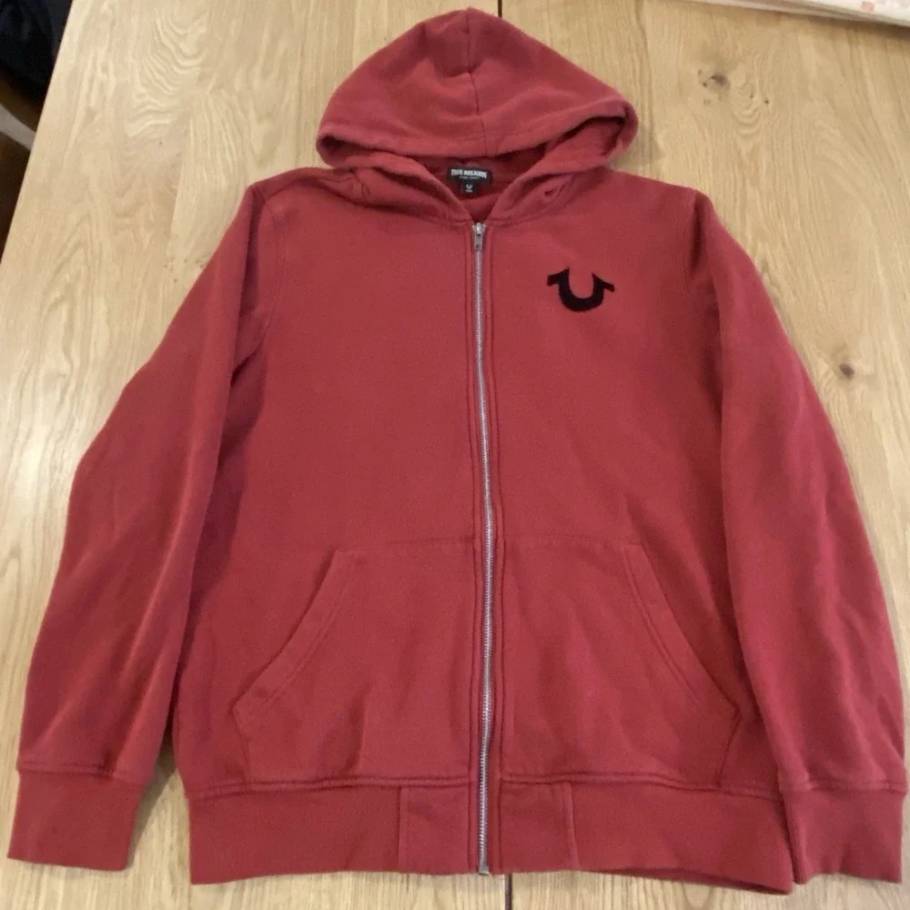 True Religion Men's Logo Zip up Hoodie, Graphic Print Size M, Color Red Dahlia *
